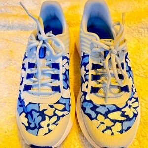 Under armour  shoes grayish blue . Size 6 US brand new